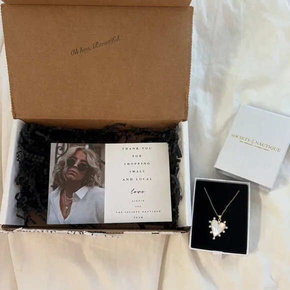 Pearly Gold Heart Cham Necklace – Brand New - Picture 3 of 5